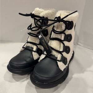 NEW Sorel Explorer II Joan Cozy Waterproof Boots Black/Sea Salt Women's Size 5.5